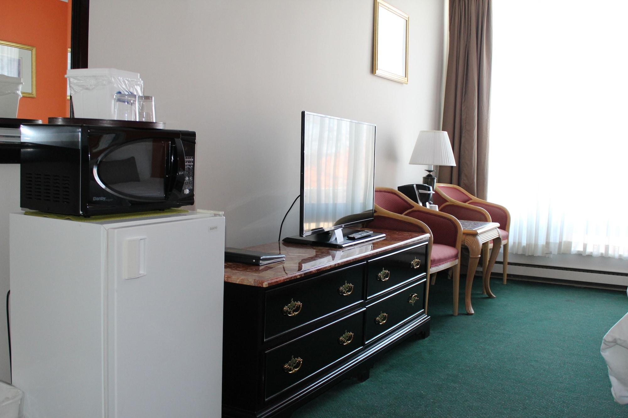 Surestay Plus By Best Western Windsor Exterior photo